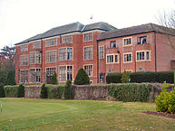 193px Hanbury Manor geograph.org .uk 137997