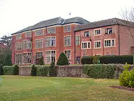 193px Hanbury Manor geograph.org .uk 137997